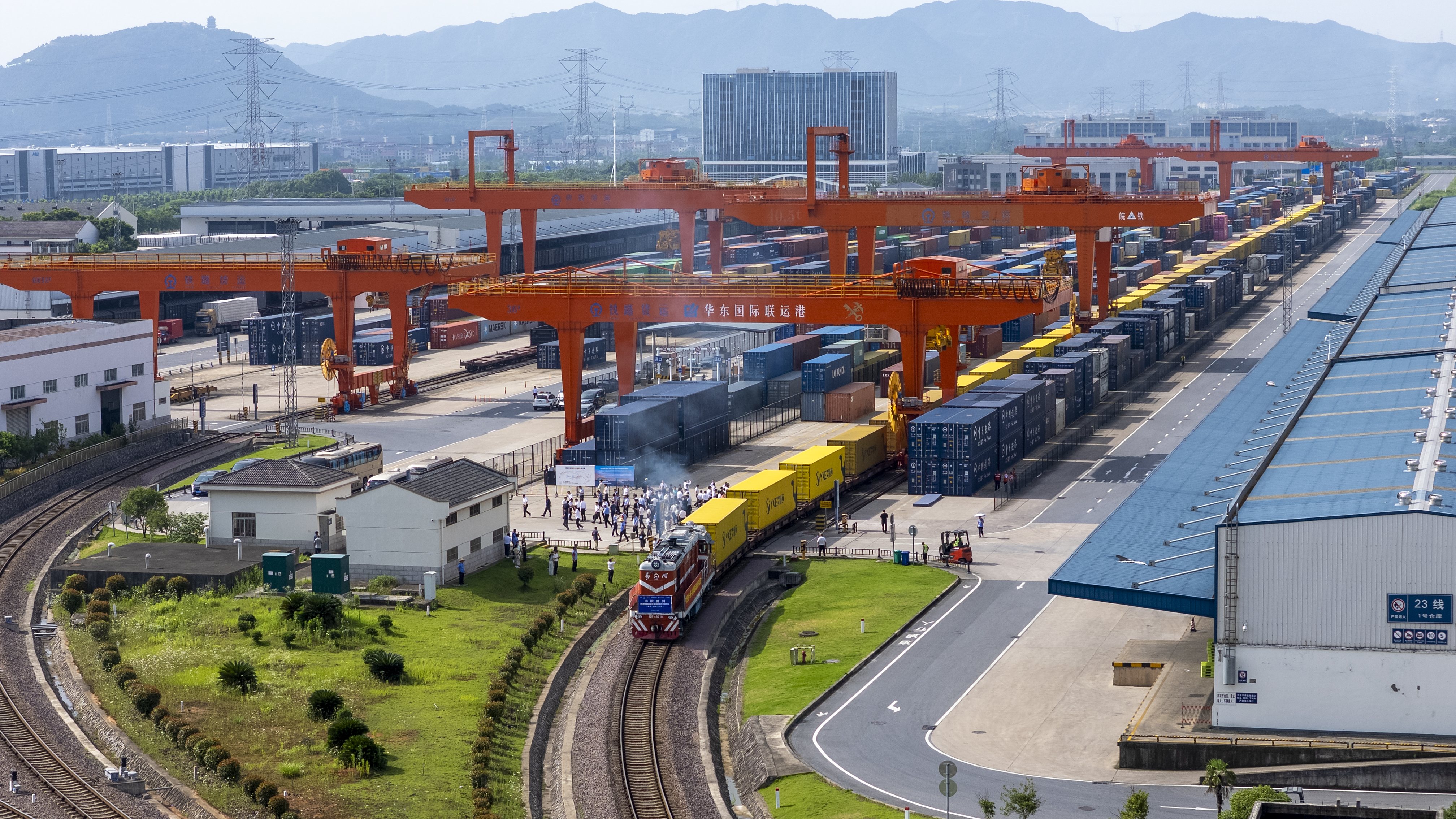 跨境电商物流新通道:中欧班列助力货物快速出海 跨境电商物流新通道:中欧班列助力货物快速出海